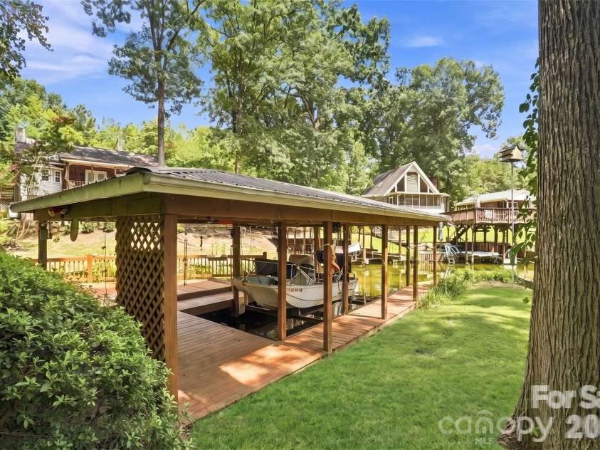 714 Springwood Drive, Mount Gilead, NC 27306.  MLS# CAR4411557, YatesRealty ID 46230. 