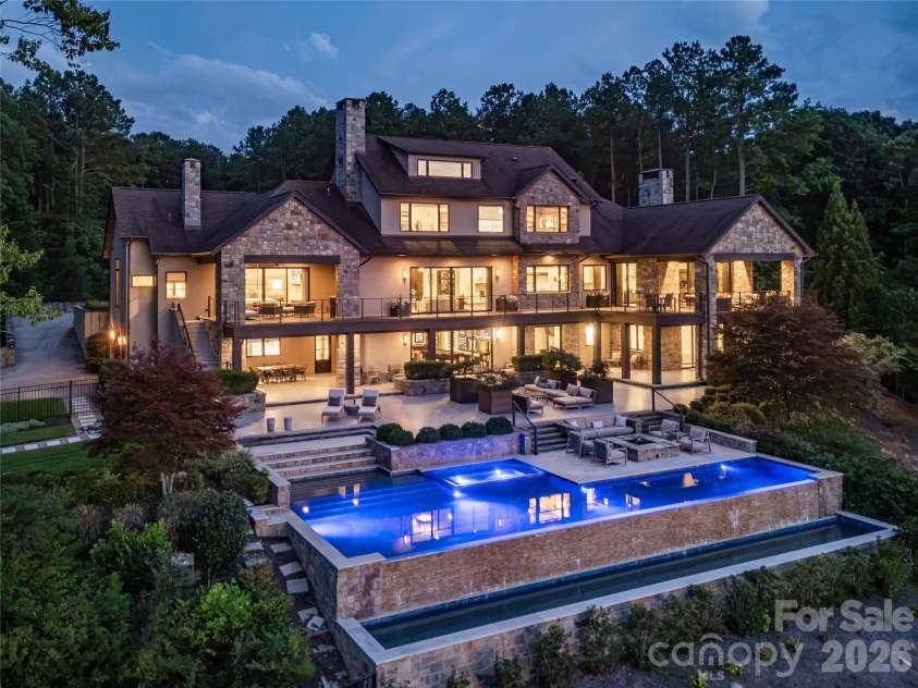 125 Quiet Waters Drive, Mooresville, NC 28117.  MLS# CAR4411417, YatesRealty ID 46231. 
