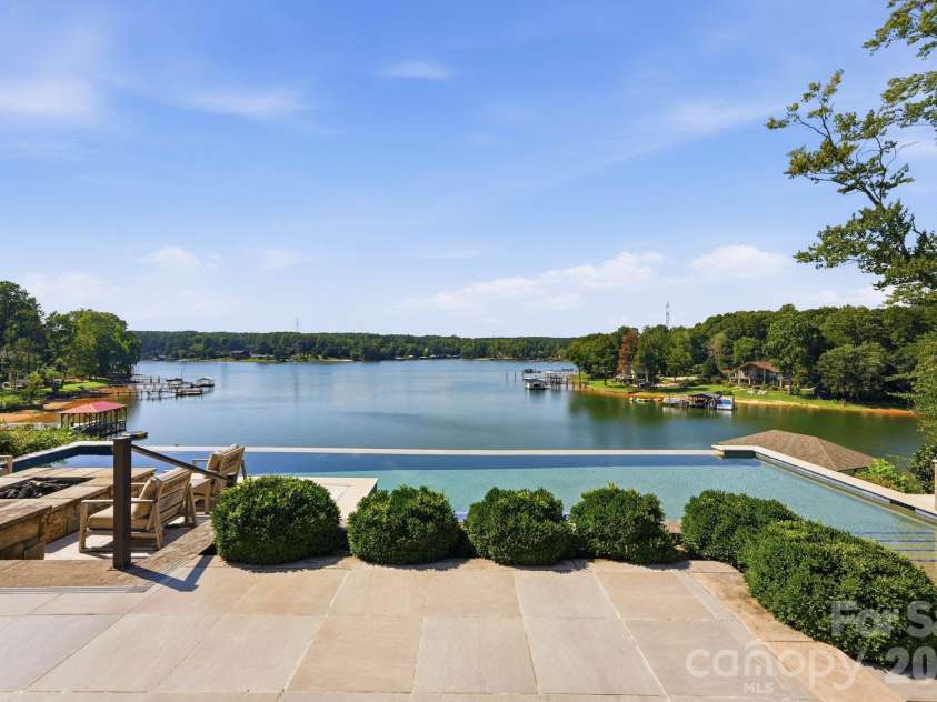 125 Quiet Waters Drive, Mooresville, NC 28117.  MLS# CAR4411417, YatesRealty ID 46231. 