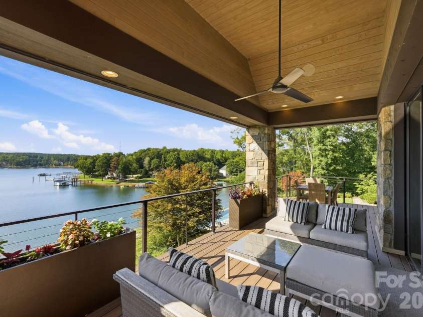 125 Quiet Waters Drive, Mooresville, NC 28117.  MLS# CAR4411417, YatesRealty ID 46231. 
