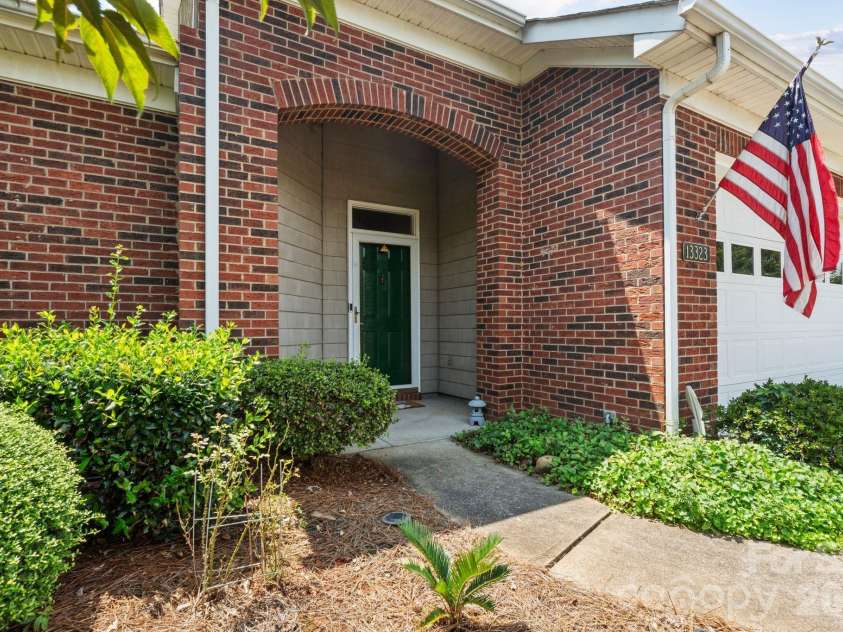 13323 Mint Lake Drive, Matthews, NC 28105.  MLS# CAR4413273, YatesRealty ID 46232. 