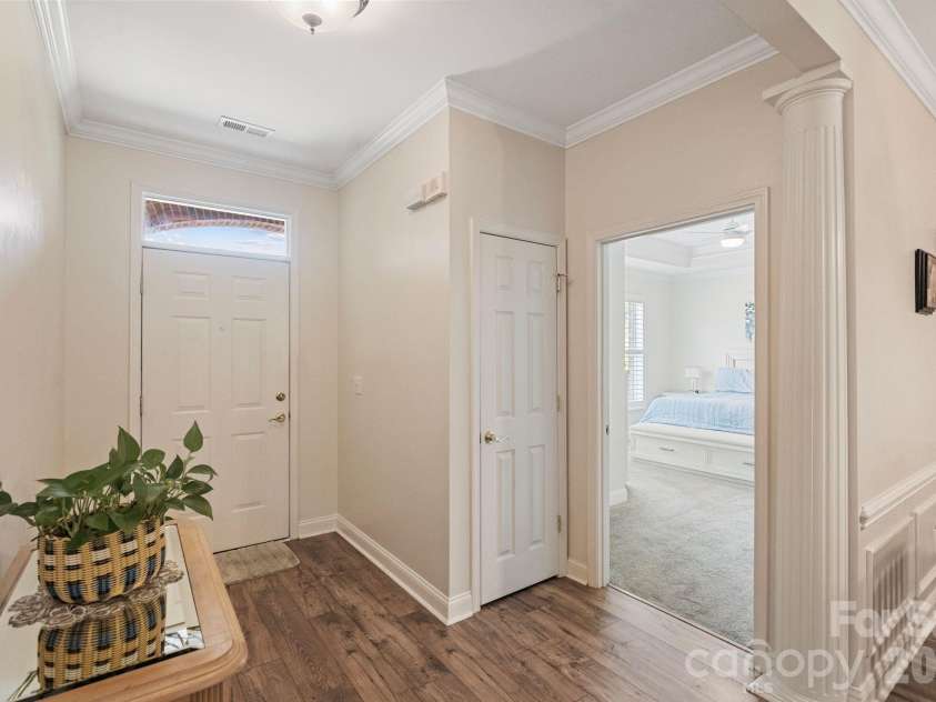13323 Mint Lake Drive, Matthews, NC 28105.  MLS# CAR4413273, YatesRealty ID 46232. 
