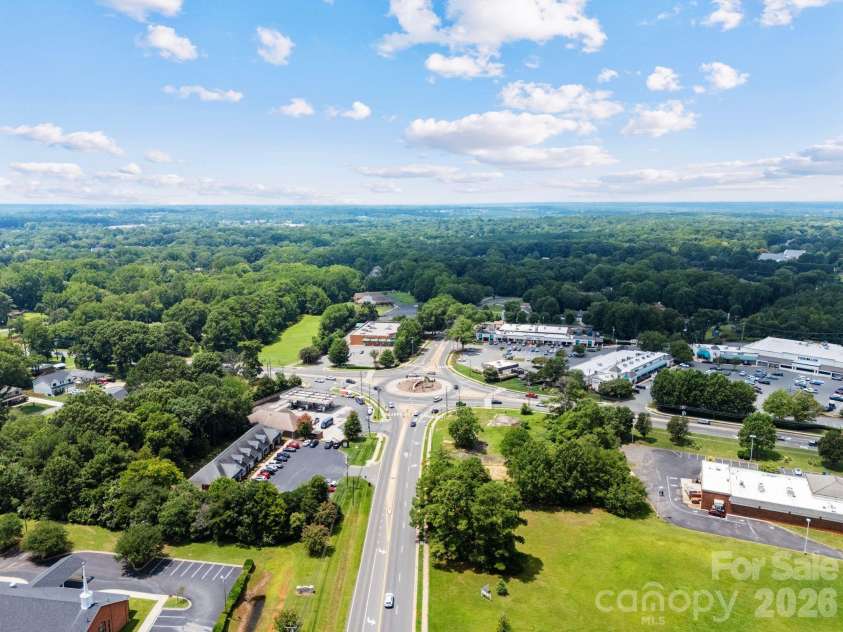 13323 Mint Lake Drive, Matthews, NC 28105.  MLS# CAR4413273, YatesRealty ID 46232. 
