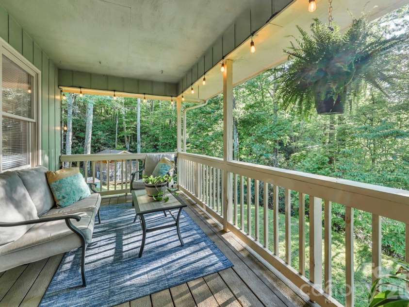 426 Meadowood Lane, Burnsville, NC 28714.  MLS# CAR4412082, YatesRealty ID 46234. Covered Porch