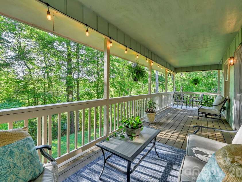 426 Meadowood Lane, Burnsville, NC 28714.  MLS# CAR4412082, YatesRealty ID 46234. Covered Porch