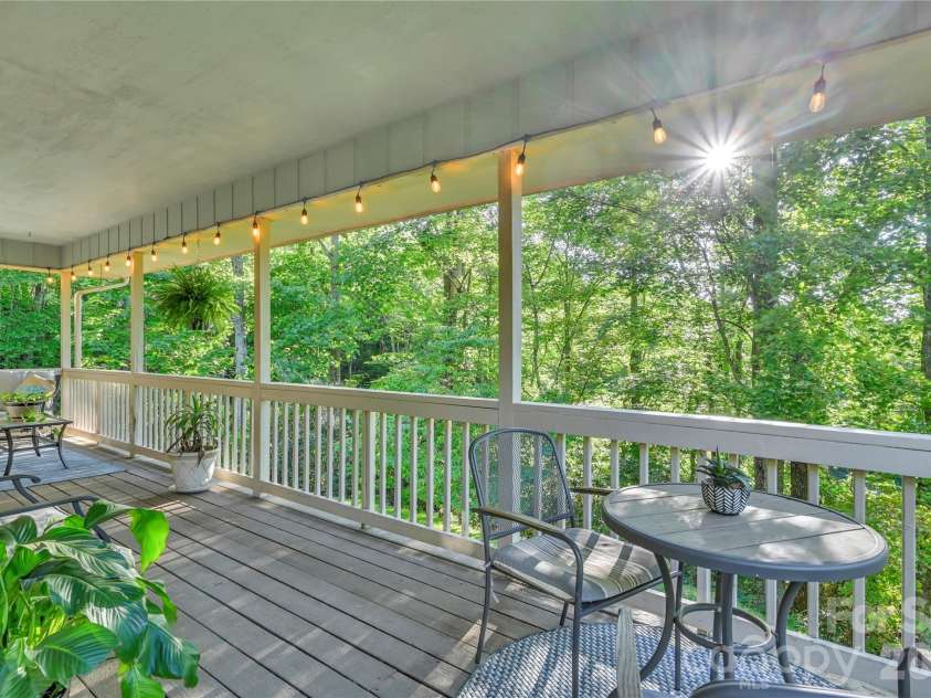 426 Meadowood Lane, Burnsville, NC 28714.  MLS# CAR4412082, YatesRealty ID 46234. Sunset Views