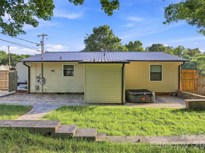 100 Nims Avenue, Mount Holly, NC 28120.  MLS# CAR4411668, YatesRealty ID 46235. 