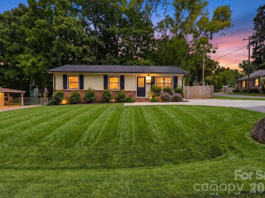 100 Nims Avenue, Mount Holly, NC 28120.  MLS# CAR4411668, YatesRealty ID 46235. 