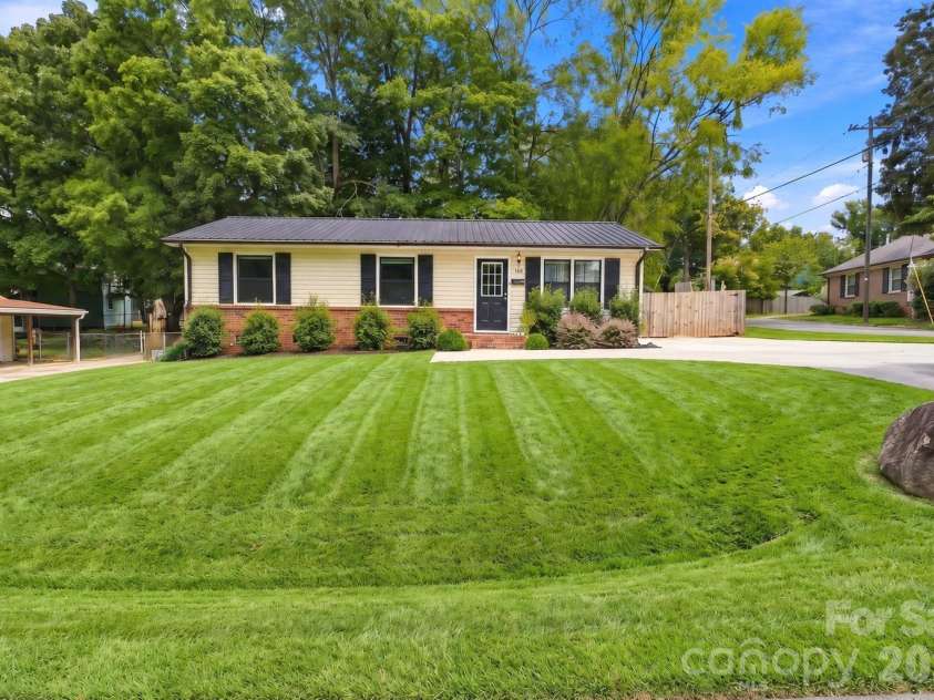 100 Nims Avenue, Mount Holly, NC 28120.  MLS# CAR4411668, YatesRealty ID 46235. 