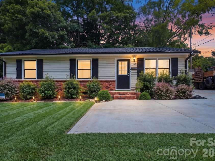 100 Nims Avenue, Mount Holly, NC 28120.  MLS# CAR4411668, YatesRealty ID 46235. 