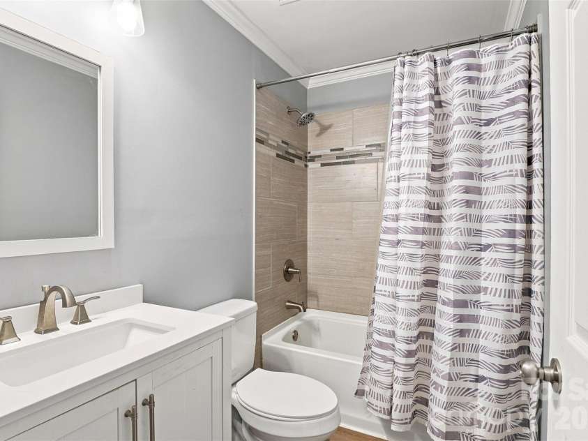 100 Nims Avenue, Mount Holly, NC 28120.  MLS# CAR4411668, YatesRealty ID 46235. Second Bathroom
