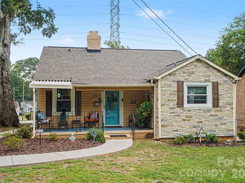 2101 Highland Street, Charlotte, NC 28208.  MLS# CAR4415249, YatesRealty ID 46237. 