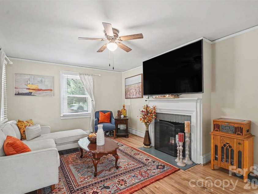 2101 Highland Street, Charlotte, NC 28208.  MLS# CAR4415249, YatesRealty ID 46237. 