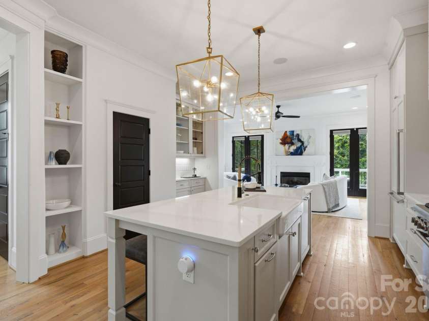 818 Ideal Way, Charlotte, NC 28203.  MLS# CAR4392342, YatesRealty ID 46239. 