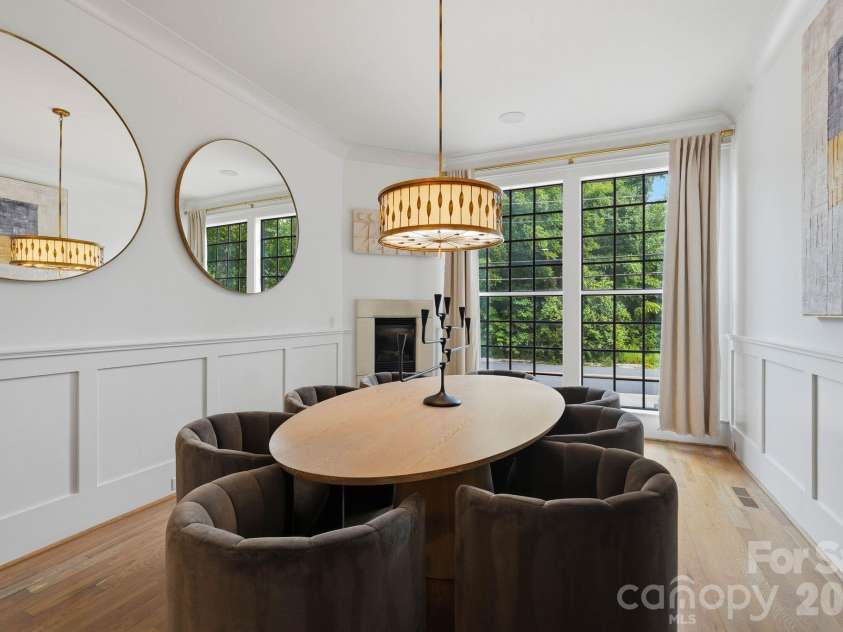 818 Ideal Way, Charlotte, NC 28203.  MLS# CAR4392342, YatesRealty ID 46239. Dining room (main level)