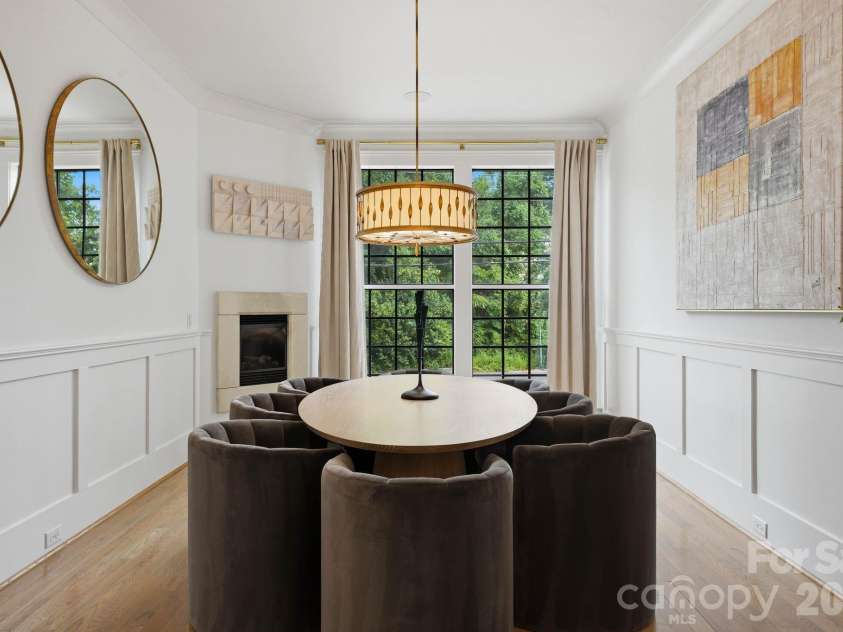 818 Ideal Way, Charlotte, NC 28203.  MLS# CAR4392342, YatesRealty ID 46239. Dining room (main level)