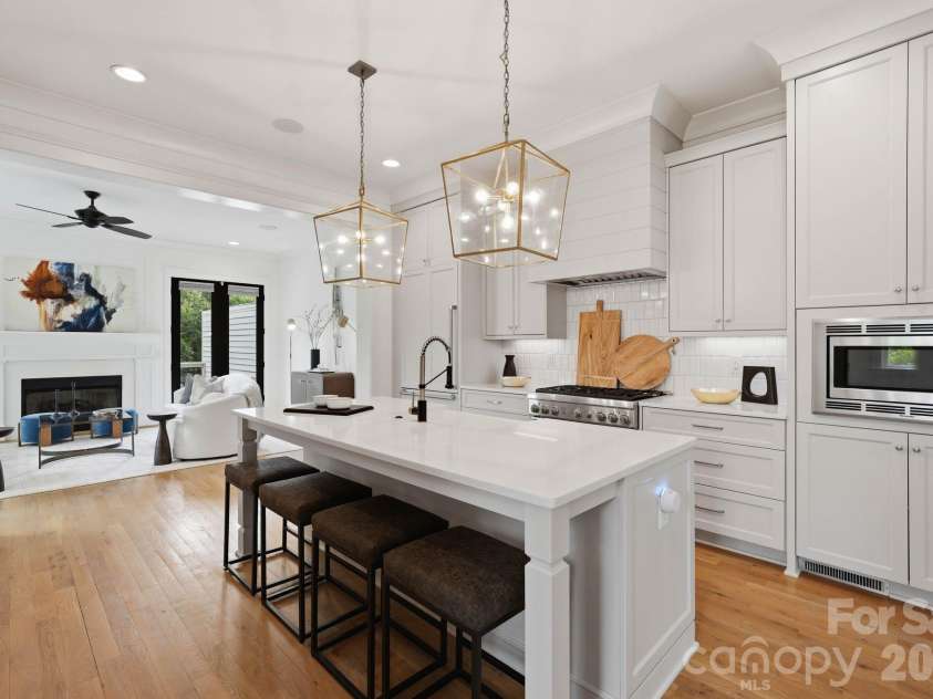 818 Ideal Way, Charlotte, NC 28203.  MLS# CAR4392342, YatesRealty ID 46239. Kitchen (main level)