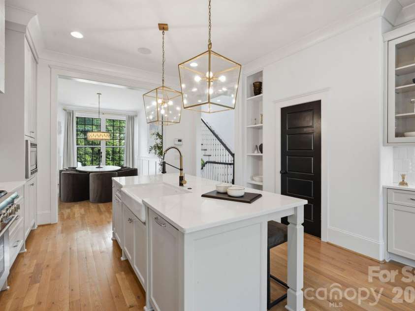 818 Ideal Way, Charlotte, NC 28203.  MLS# CAR4392342, YatesRealty ID 46239. Kitchen (main level)