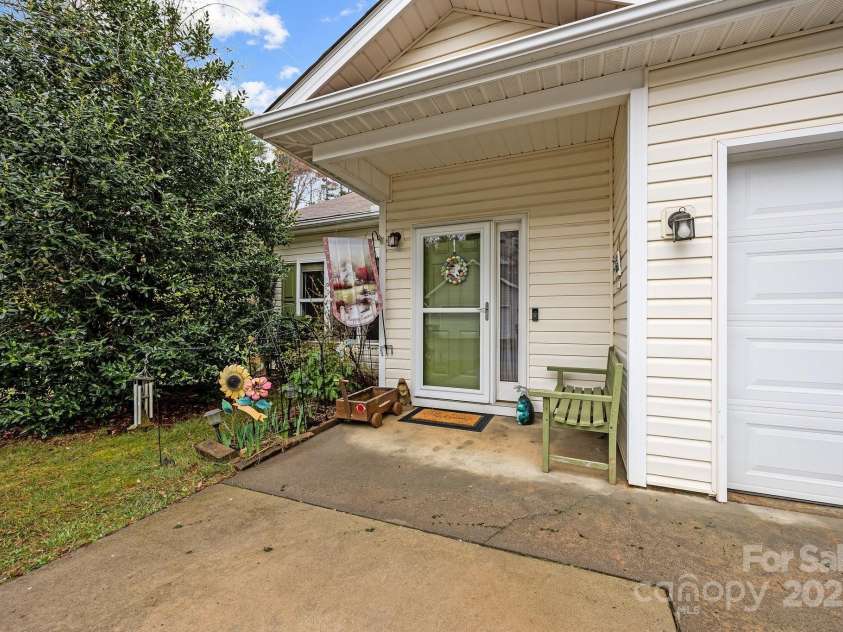 119 Paper Birch Avenue, Asheville, NC 28806.  MLS# CAR4240782, YatesRealty ID 4624. 