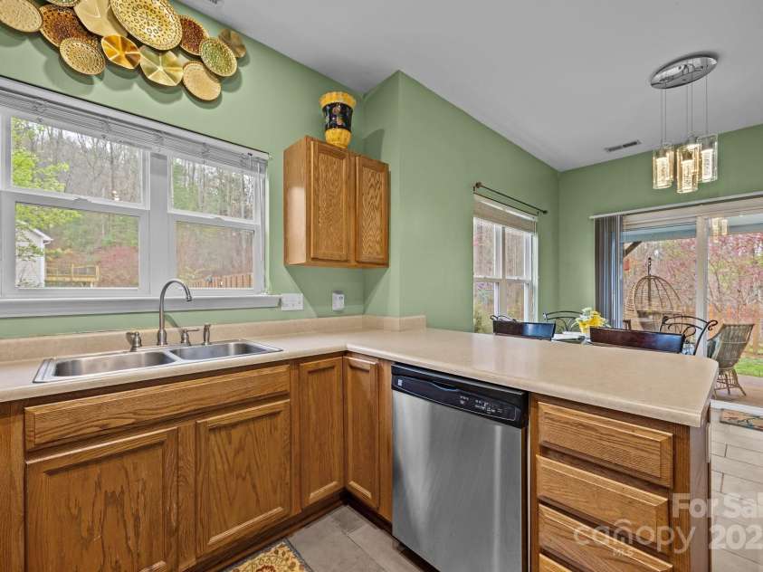 119 Paper Birch Avenue, Asheville, NC 28806.  MLS# CAR4240782, YatesRealty ID 4624. 