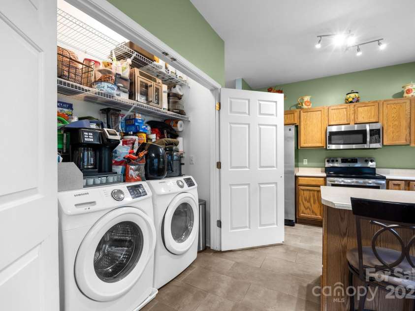 119 Paper Birch Avenue, Asheville, NC 28806.  MLS# CAR4240782, YatesRealty ID 4624. 