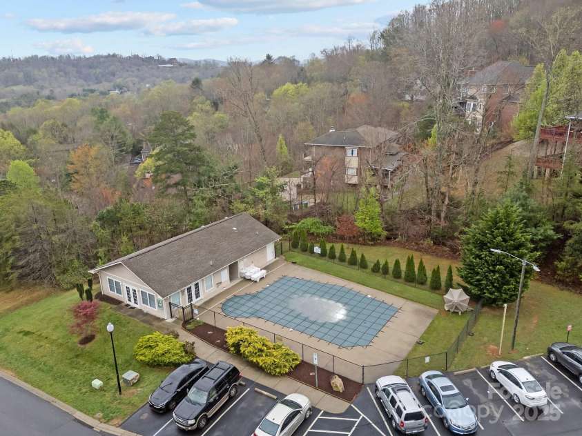 119 Paper Birch Avenue, Asheville, NC 28806.  MLS# CAR4240782, YatesRealty ID 4624. Community Pool and Clubhouse