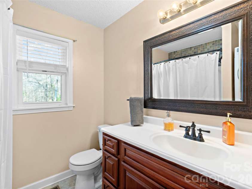 1755 Earl Drive, Fort Mill, SC 29715.  MLS# CAR4359020, YatesRealty ID 4624. Bathroom