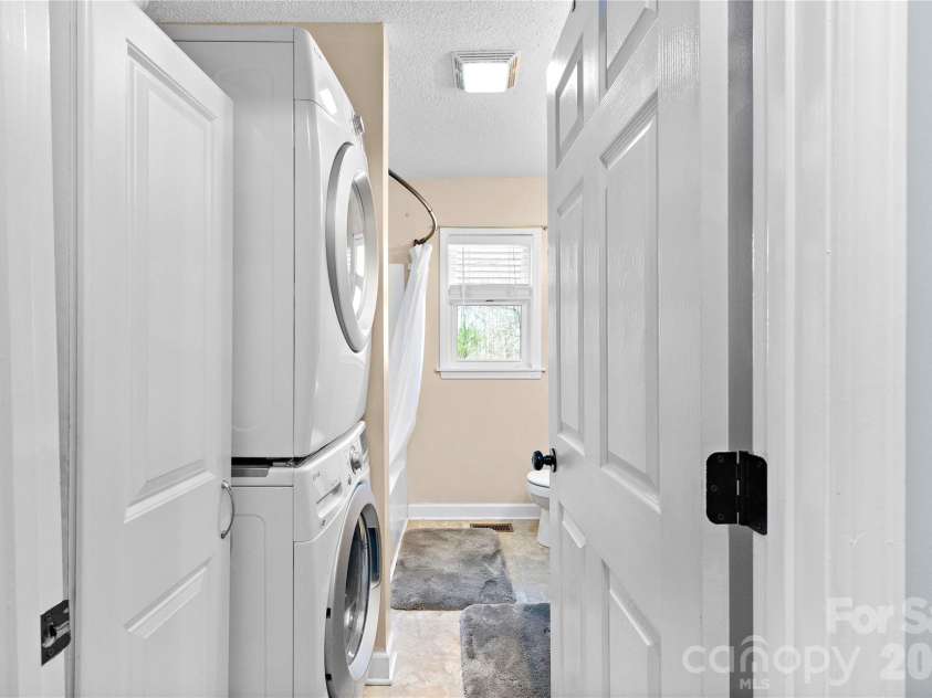1755 Earl Drive, Fort Mill, SC 29715.  MLS# CAR4359020, YatesRealty ID 4624. Bathroom