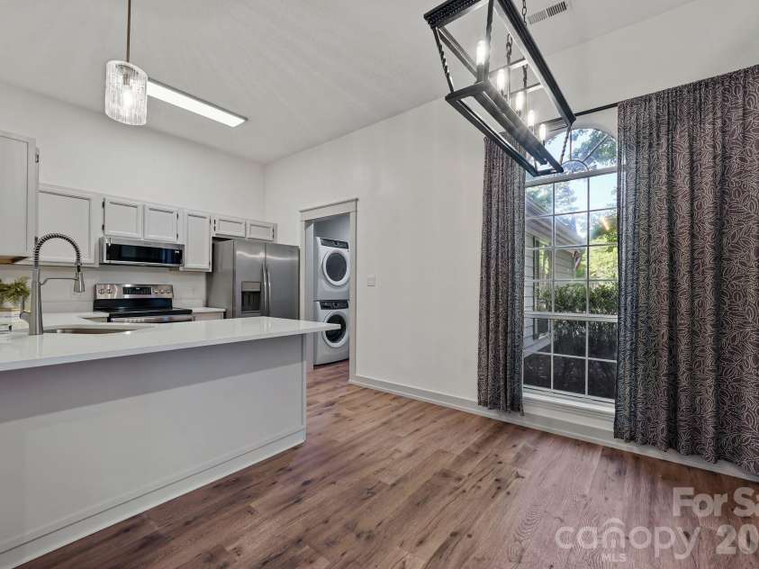 206 Aurora Lane, Huntersville, NC 28078.  MLS# CAR4416179, YatesRealty ID 46240. Dining area in Kitchen