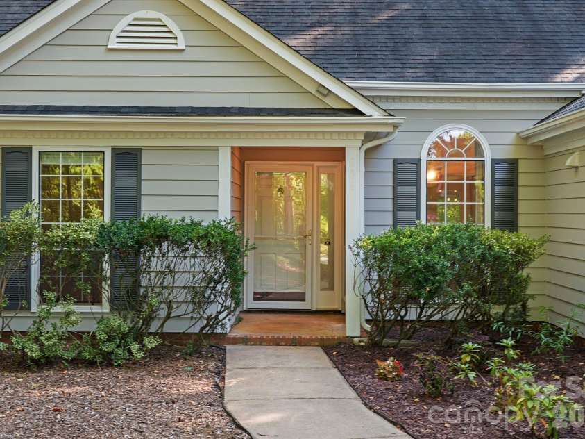 206 Aurora Lane, Huntersville, NC 28078.  MLS# CAR4416179, YatesRealty ID 46240. Front entry