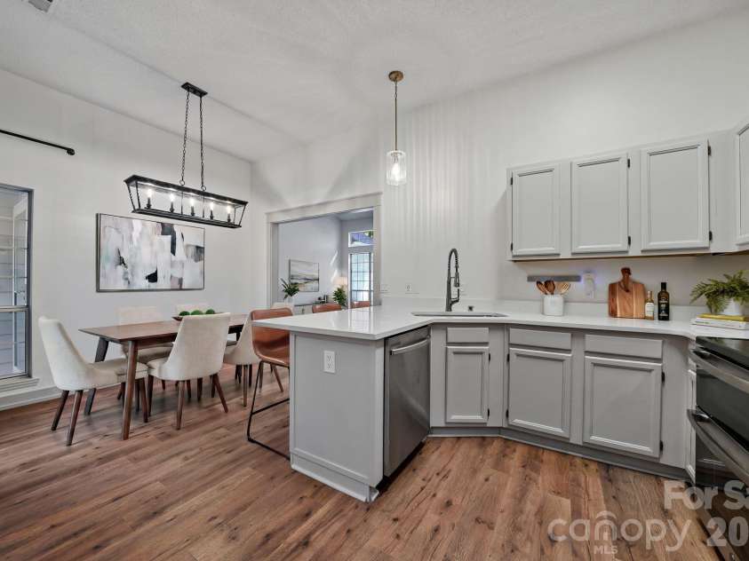 206 Aurora Lane, Huntersville, NC 28078.  MLS# CAR4416179, YatesRealty ID 46240. Kitchen