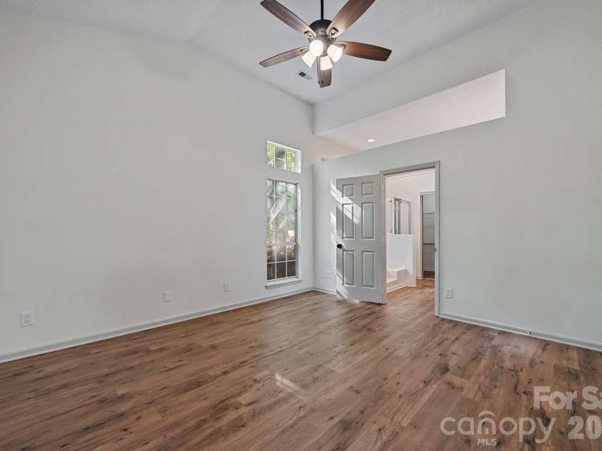 206 Aurora Lane, Huntersville, NC 28078.  MLS# CAR4416179, YatesRealty ID 46240. Primary Suite