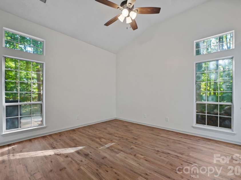 206 Aurora Lane, Huntersville, NC 28078.  MLS# CAR4416179, YatesRealty ID 46240. Primary Suite
