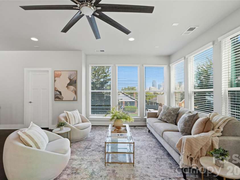 1523 Duckworth Avenue, Charlotte, NC 28208.  MLS# CAR4416086, YatesRealty ID 46241. 