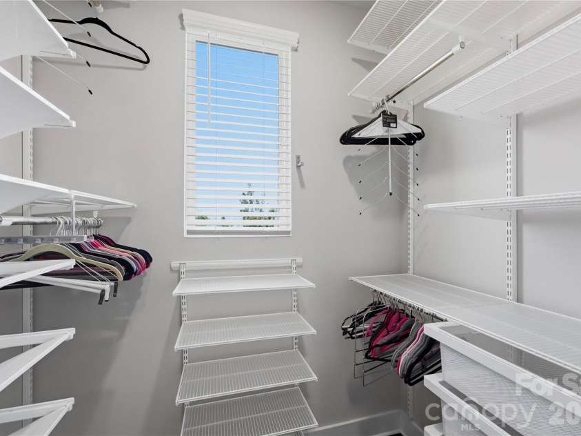 1523 Duckworth Avenue, Charlotte, NC 28208.  MLS# CAR4416086, YatesRealty ID 46241. 