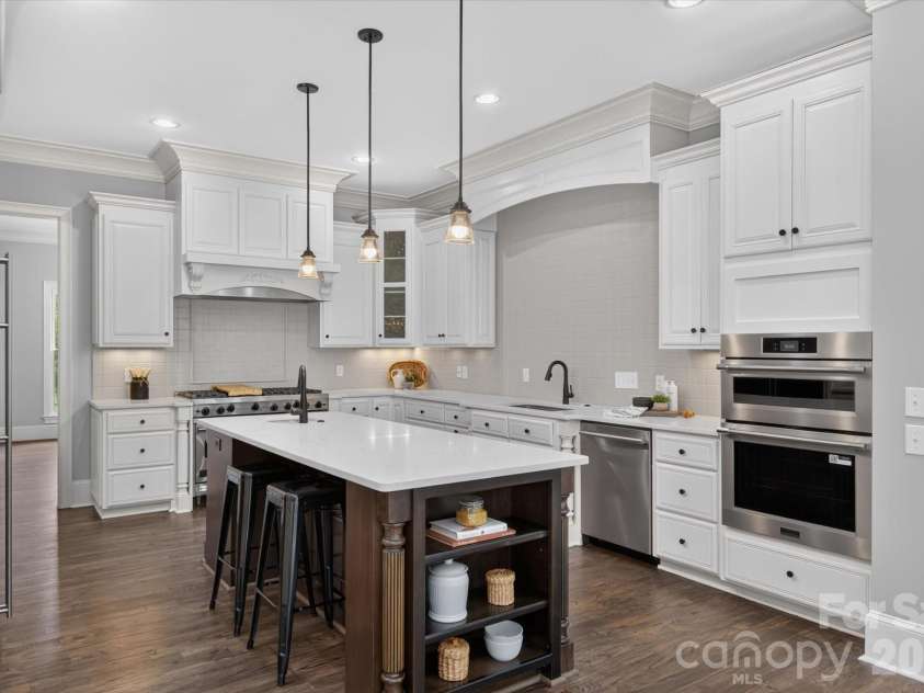 1025 Sherringham Way, Waxhaw, NC 28173.  MLS# CAR4411691, YatesRealty ID 46243. 