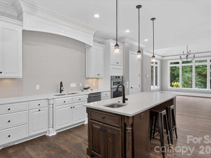 1025 Sherringham Way, Waxhaw, NC 28173.  MLS# CAR4411691, YatesRealty ID 46243. 