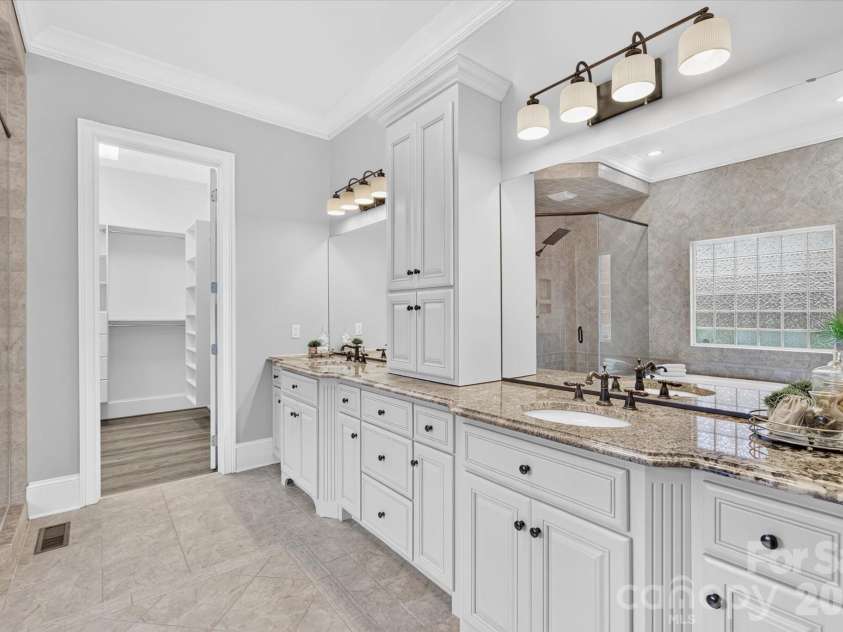 1025 Sherringham Way, Waxhaw, NC 28173.  MLS# CAR4411691, YatesRealty ID 46243. 