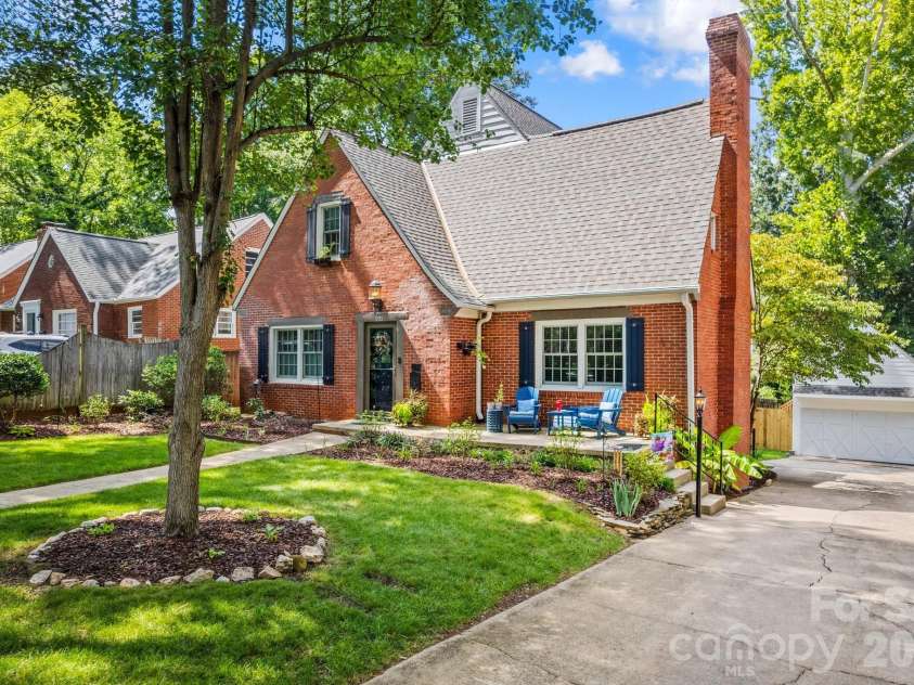 221 Woodrow Avenue, High Point, NC 27262.  MLS# CAR4417294, YatesRealty ID 46244. 