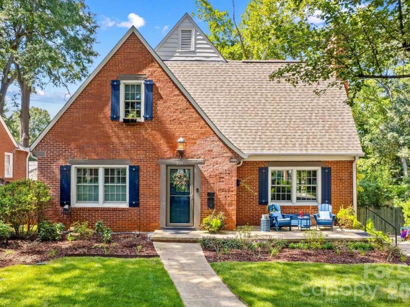 221 Woodrow Avenue, High Point, NC 27262.  MLS# CAR4417294, YatesRealty ID 46244. 