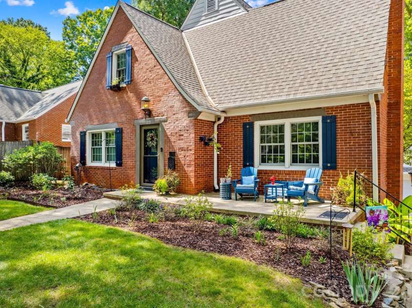 221 Woodrow Avenue, High Point, NC 27262.  MLS# CAR4417294, YatesRealty ID 46244. 