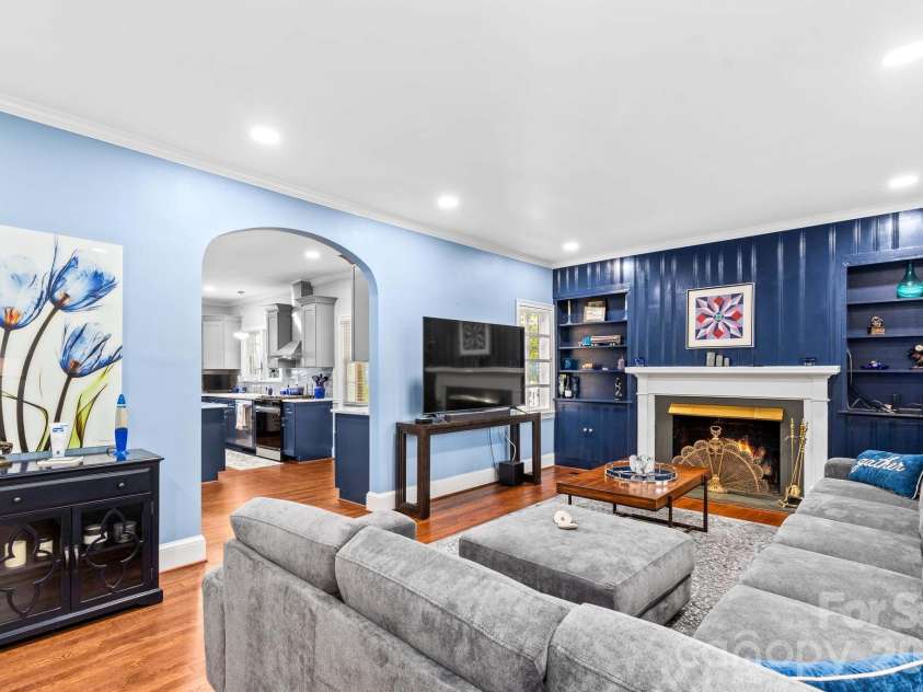 221 Woodrow Avenue, High Point, NC 27262.  MLS# CAR4417294, YatesRealty ID 46244. 