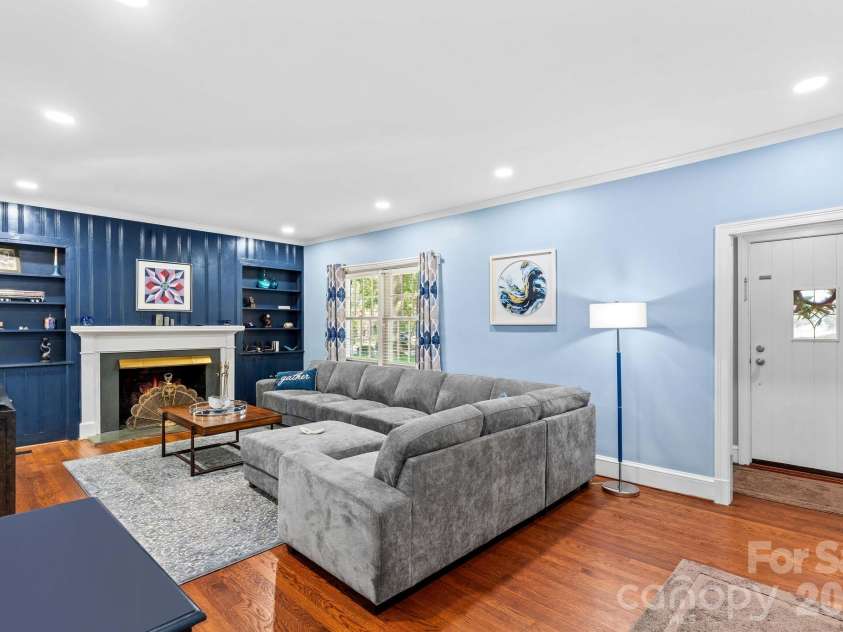 221 Woodrow Avenue, High Point, NC 27262.  MLS# CAR4417294, YatesRealty ID 46244. 