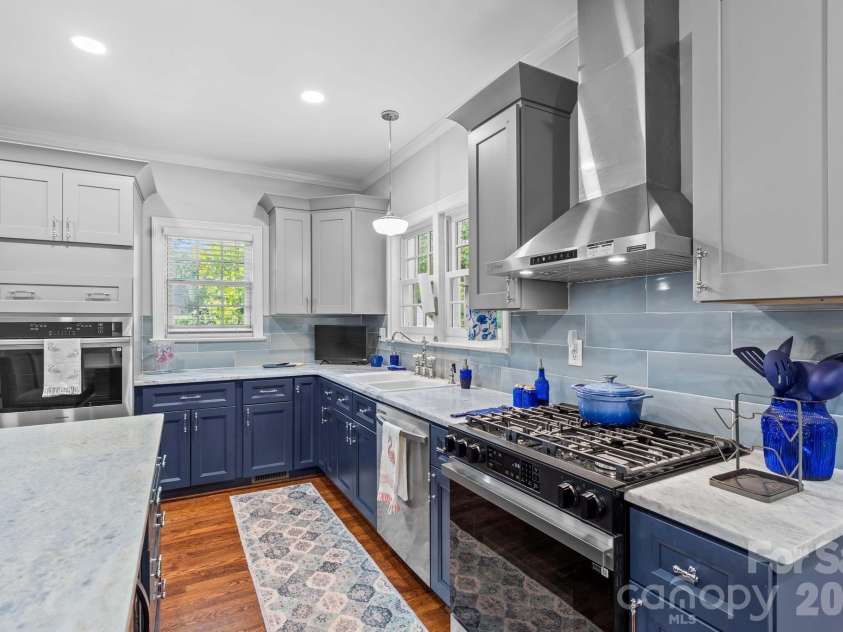 221 Woodrow Avenue, High Point, NC 27262.  MLS# CAR4417294, YatesRealty ID 46244. 