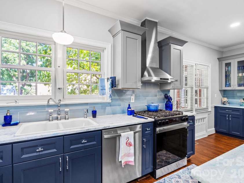221 Woodrow Avenue, High Point, NC 27262.  MLS# CAR4417294, YatesRealty ID 46244. 