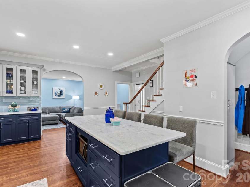 221 Woodrow Avenue, High Point, NC 27262.  MLS# CAR4417294, YatesRealty ID 46244. 