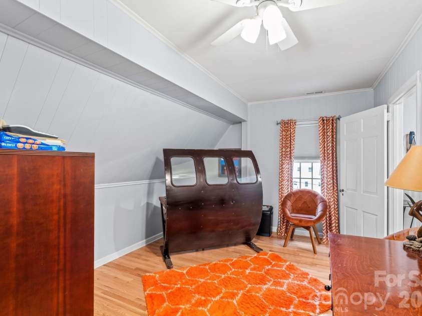 221 Woodrow Avenue, High Point, NC 27262.  MLS# CAR4417294, YatesRealty ID 46244. 
