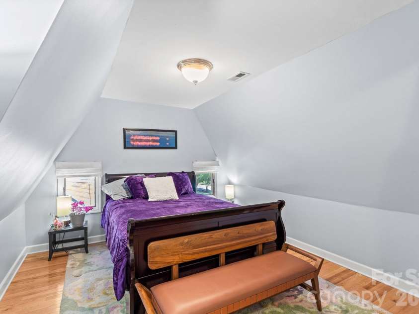 221 Woodrow Avenue, High Point, NC 27262.  MLS# CAR4417294, YatesRealty ID 46244. 