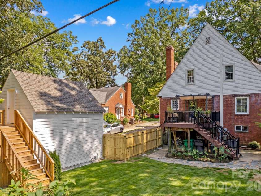 221 Woodrow Avenue, High Point, NC 27262.  MLS# CAR4417294, YatesRealty ID 46244. 