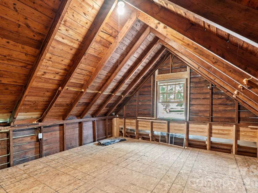 221 Woodrow Avenue, High Point, NC 27262.  MLS# CAR4417294, YatesRealty ID 46244. 